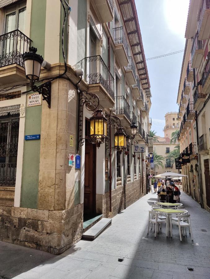 Carmen Old Town Apartments لقنت المظهر الخارجي الصورة